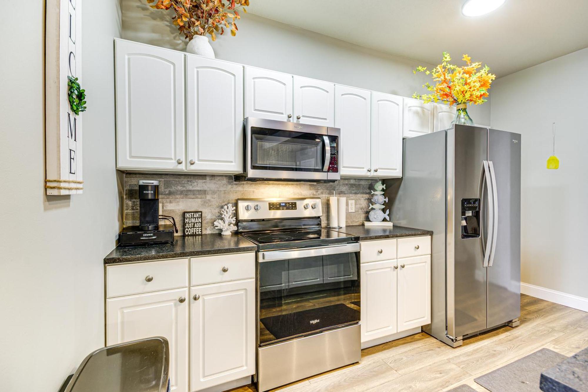 Waterfront Lake Ozark Condo With Deck And Pools Екстериор снимка
