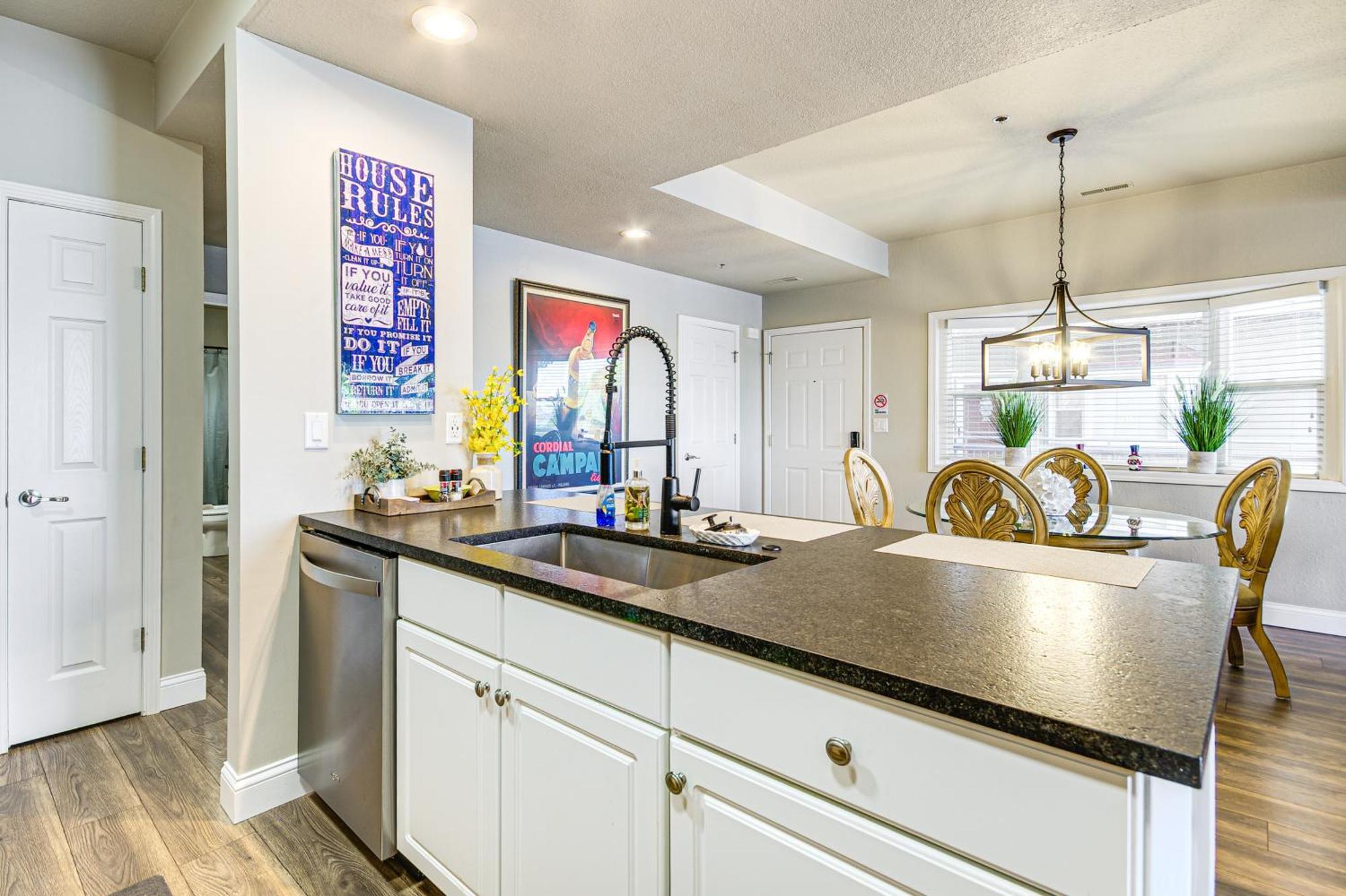 Waterfront Lake Ozark Condo With Deck And Pools Екстериор снимка